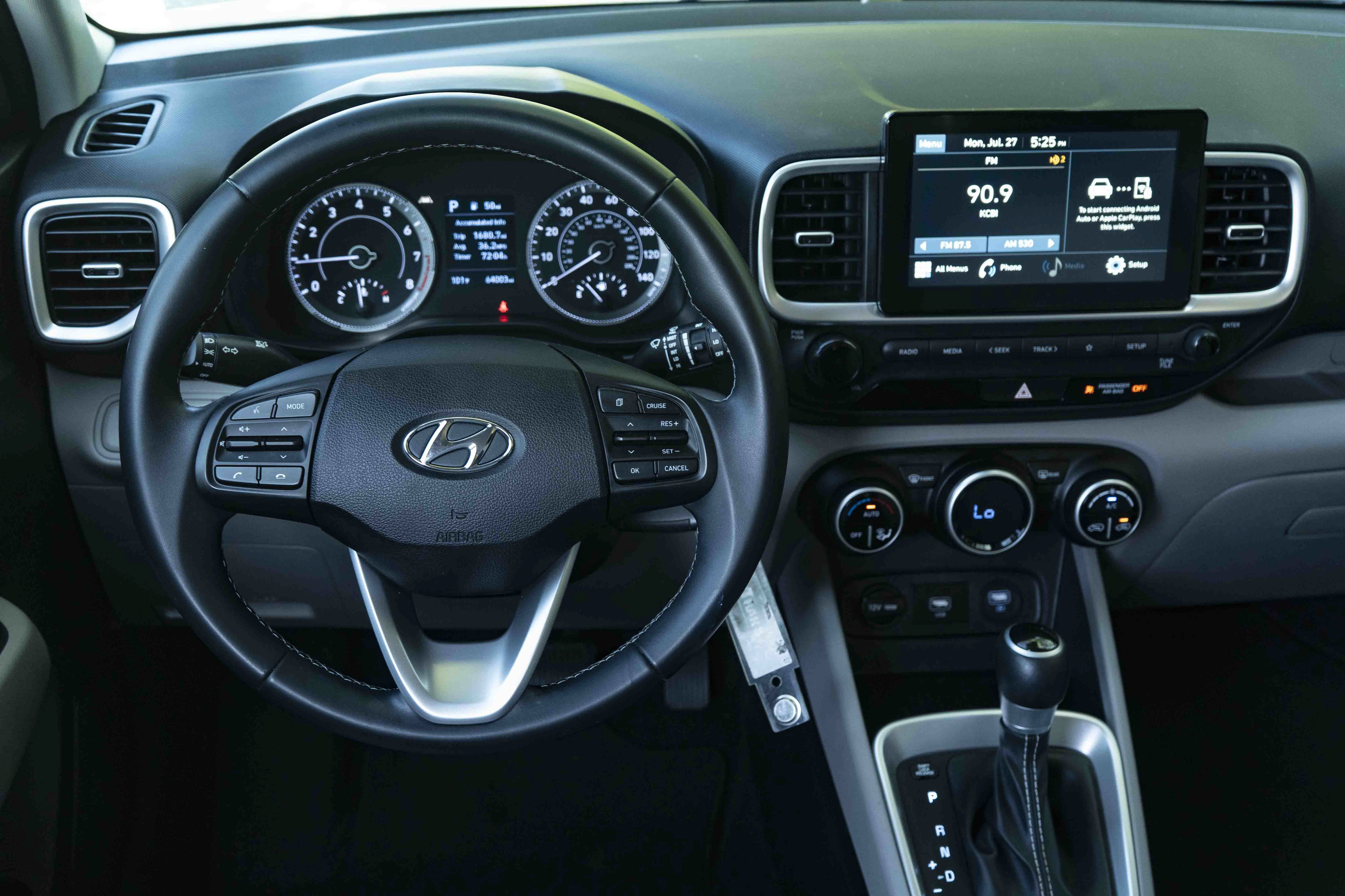 Used 2021 Hyundai Venue SEL FWD image 19