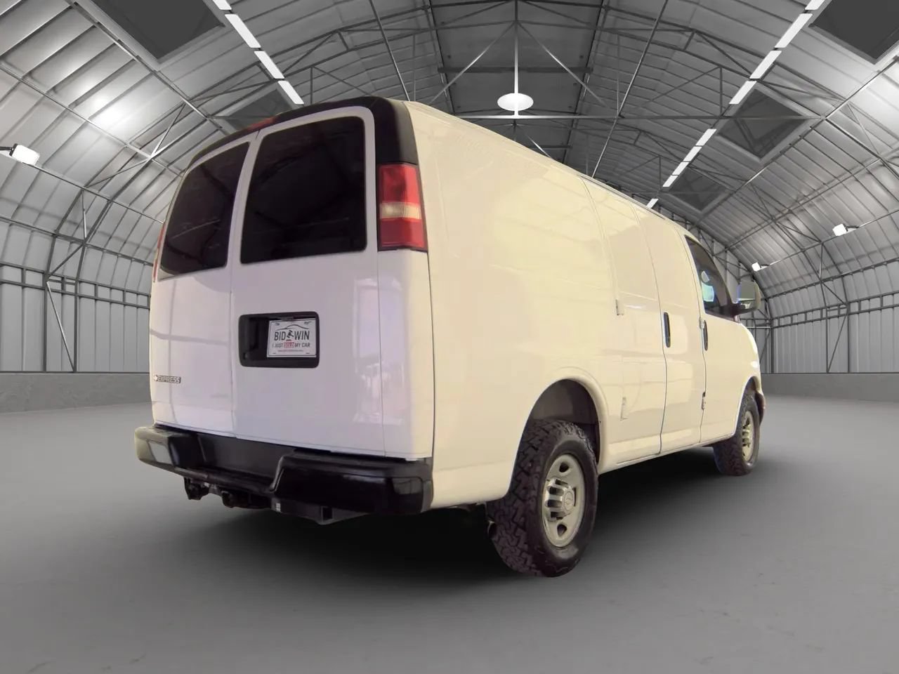 Used 2015 Chevrolet Express 2500 RWD image 2
