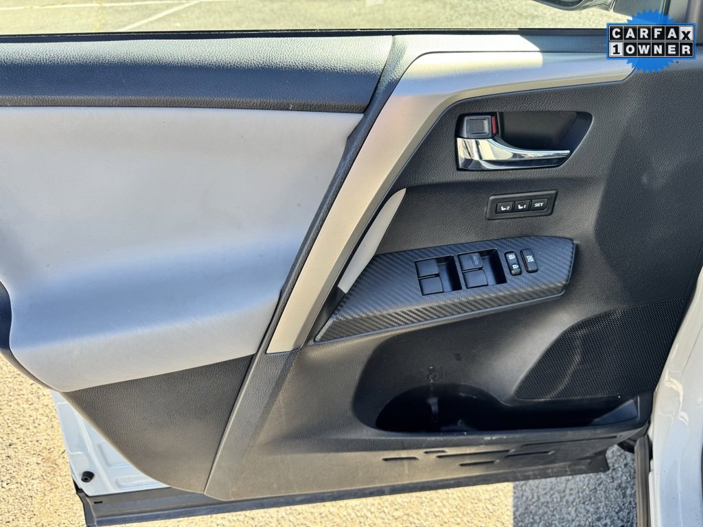 Used 2015 Toyota RAV4 Limited image 20