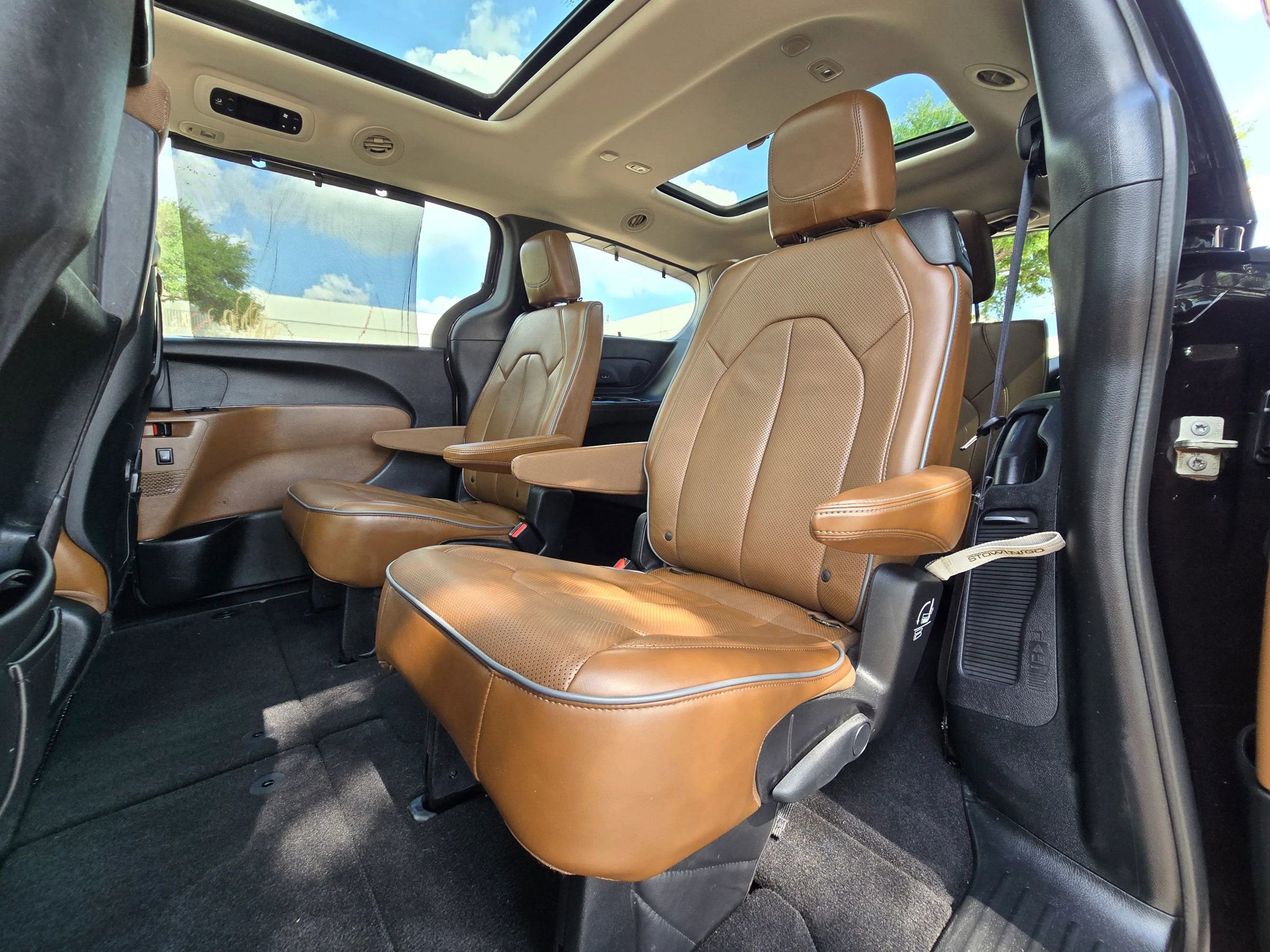 Used 2017 Chrysler Pacifica Limited FWD image 51