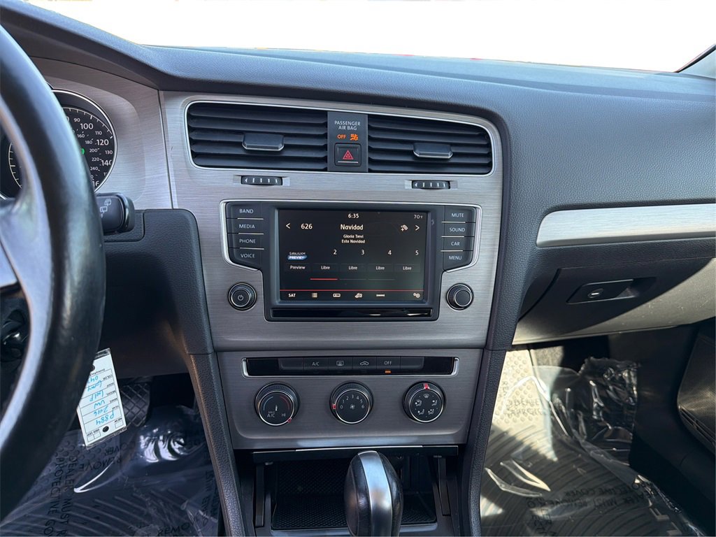 Used 2016 Volkswagen Golf S image 14