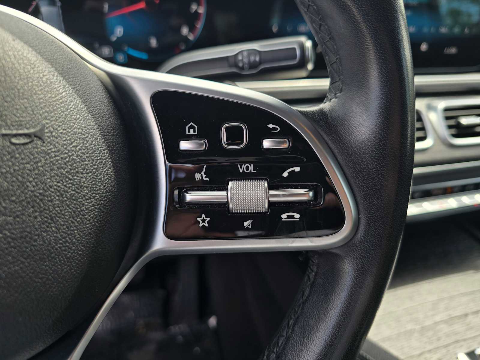 Used 2022 Mercedes-Benz GLE 350 4MATIC w/ Premium Package image 28