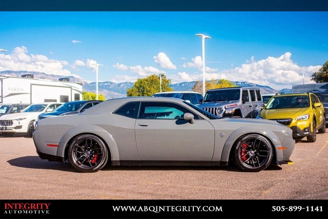 Used 2023 Dodge Challenger SRT Hellcat RWD image 9