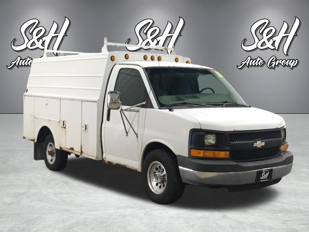 Used 2004 Chevrolet Express 3500 RWD image 2