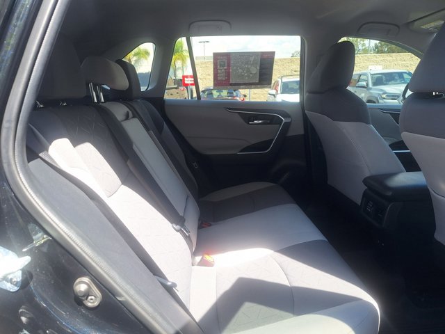 Used 2021 Toyota RAV4 XLE image 18