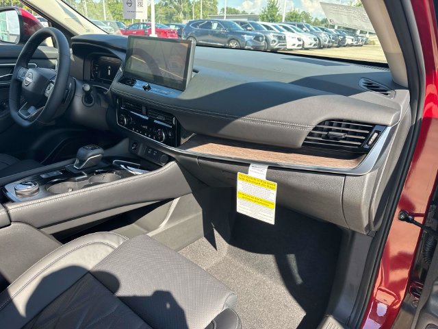 New 2026 Nissan Rogue Platinum AWD/4WD image 16
