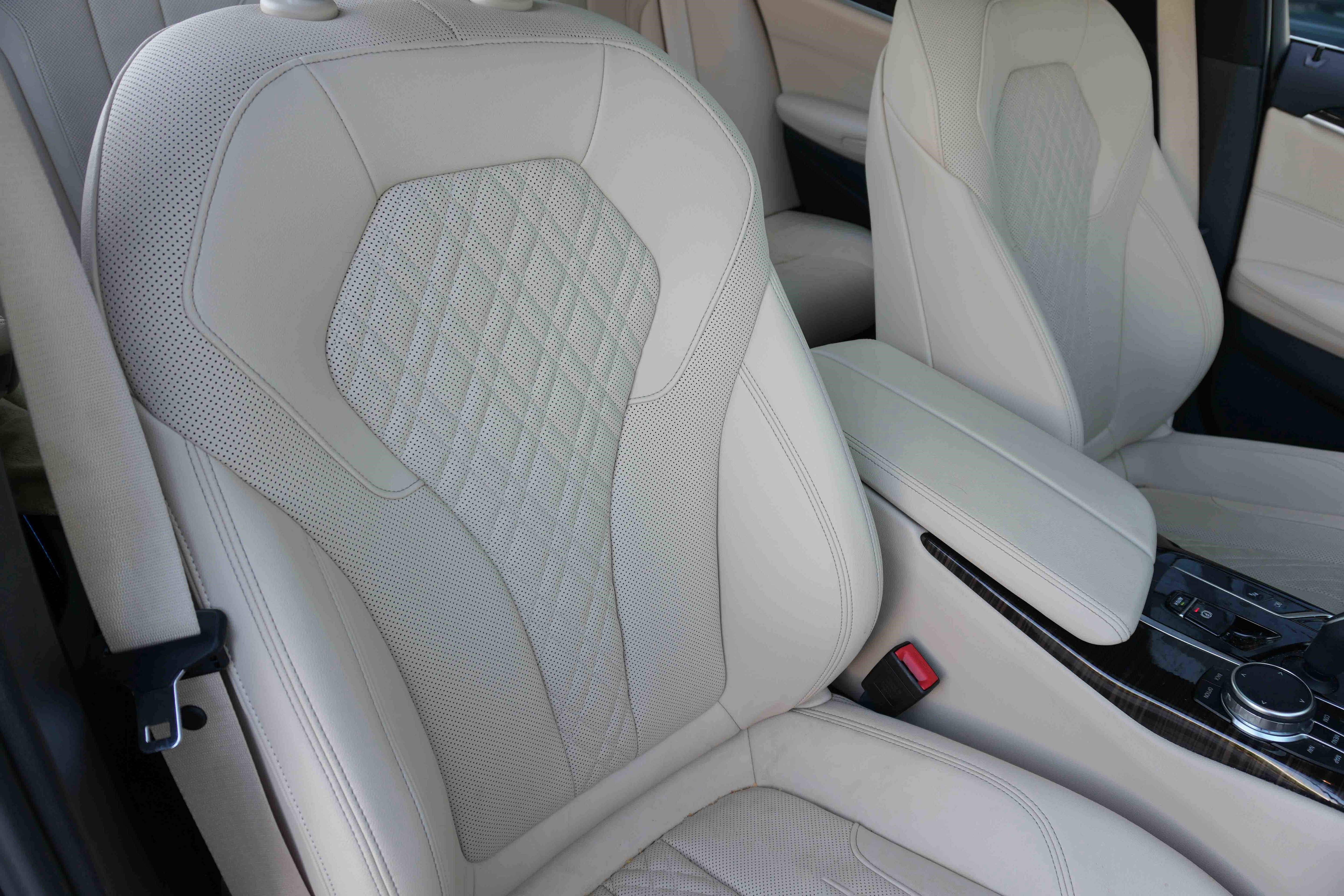 Used 2023 BMW 530e w/ Premium Package image 14