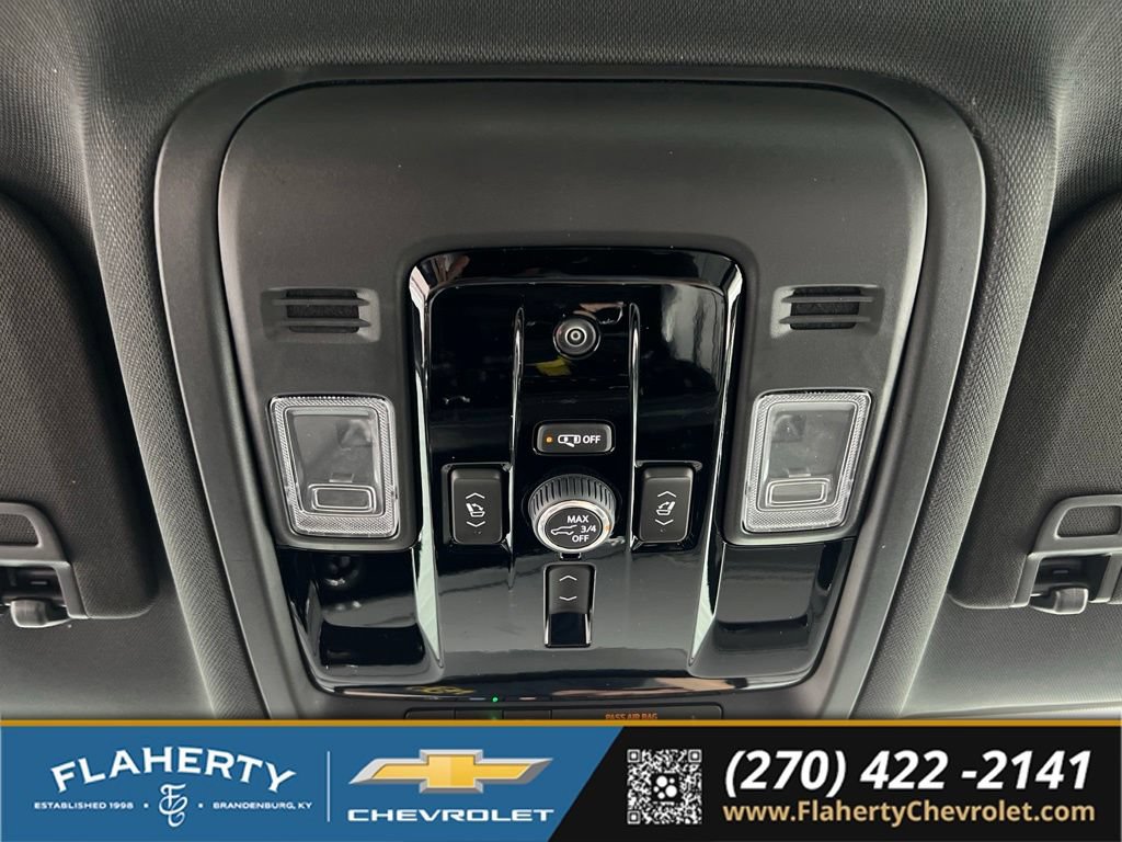 Used 2026 Chevrolet Suburban Premier AWD/4WD image 35