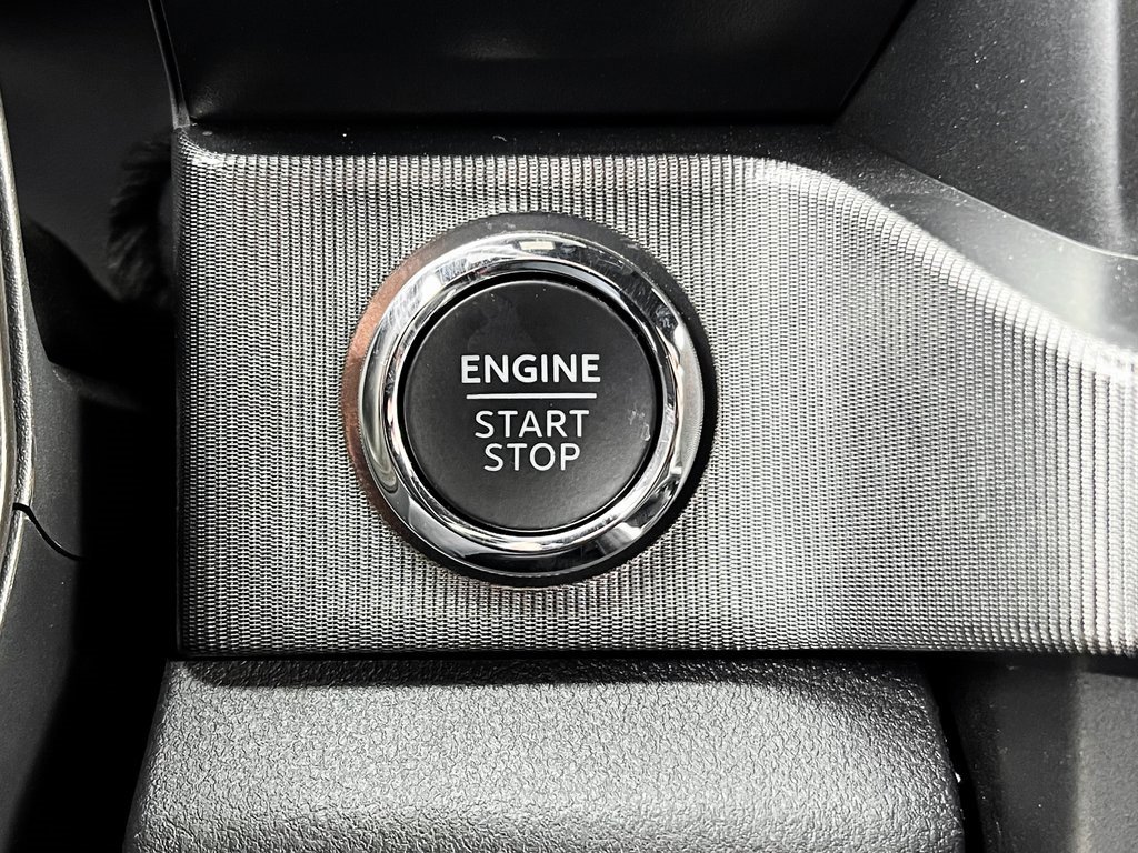 Used 2025 Ford F250 Platinum image 9