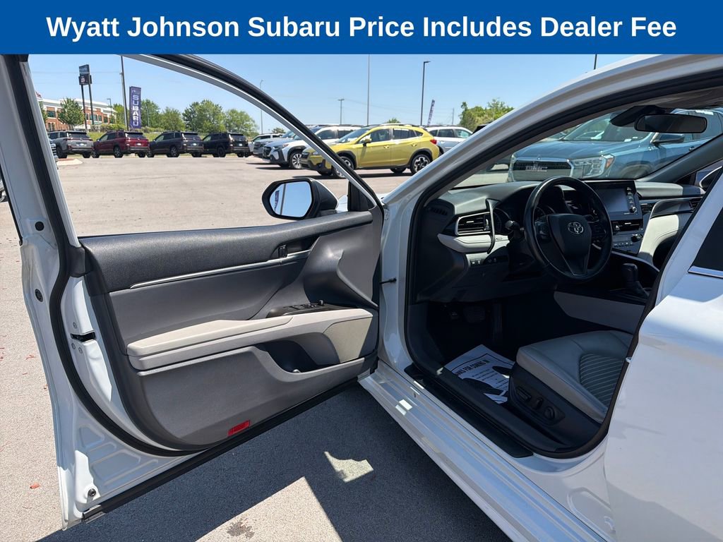 Used 2023 Toyota Camry SE FWD image 14