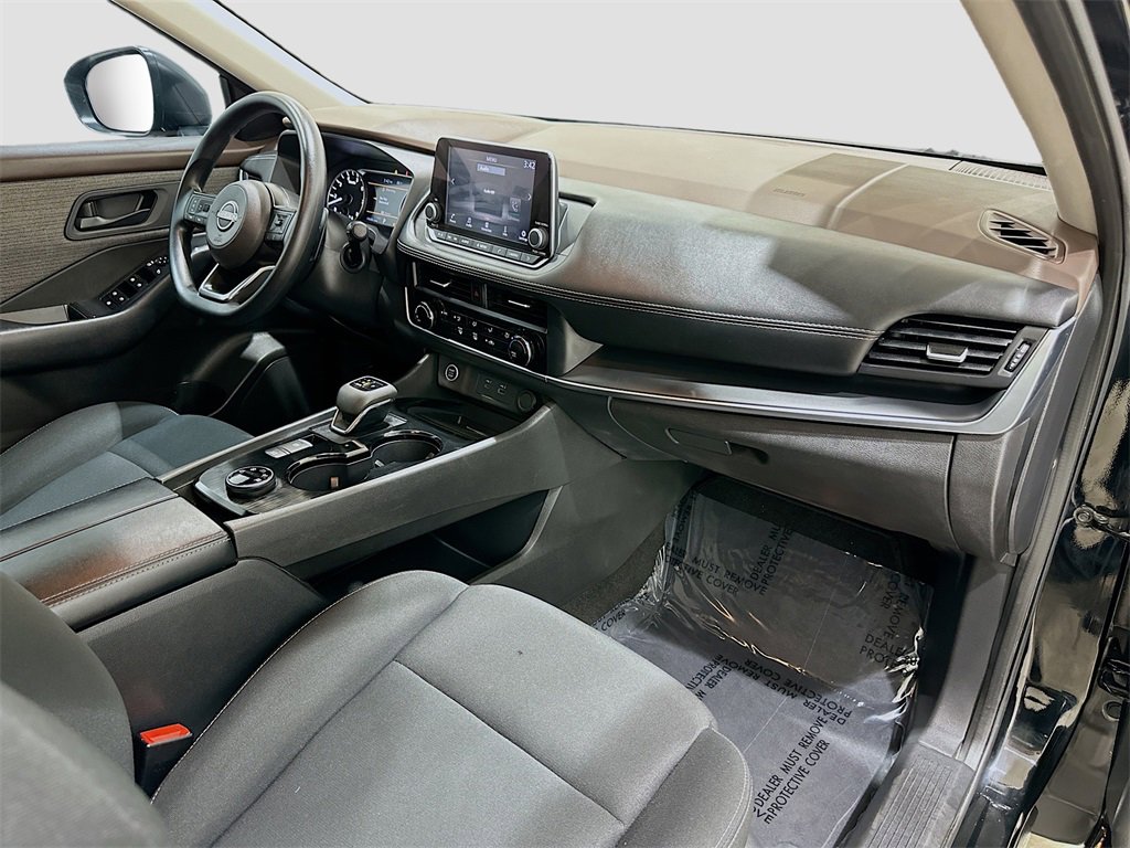Used 2023 Nissan Rogue S image 28