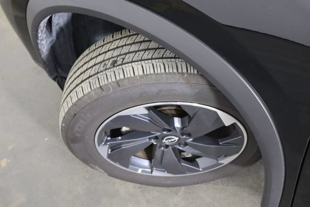 Used 2025 Nissan Rogue SV FWD image 38