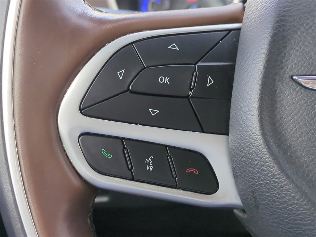 Used 2018 Chrysler Pacifica Limited w/ Tire & Wheel Group image 27