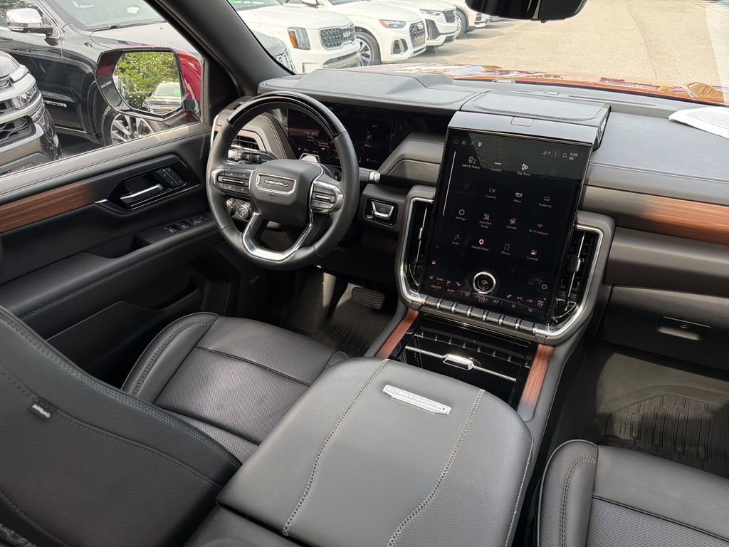 Used 2025 GMC Yukon Denali w/ Denali Reserve Package image 39