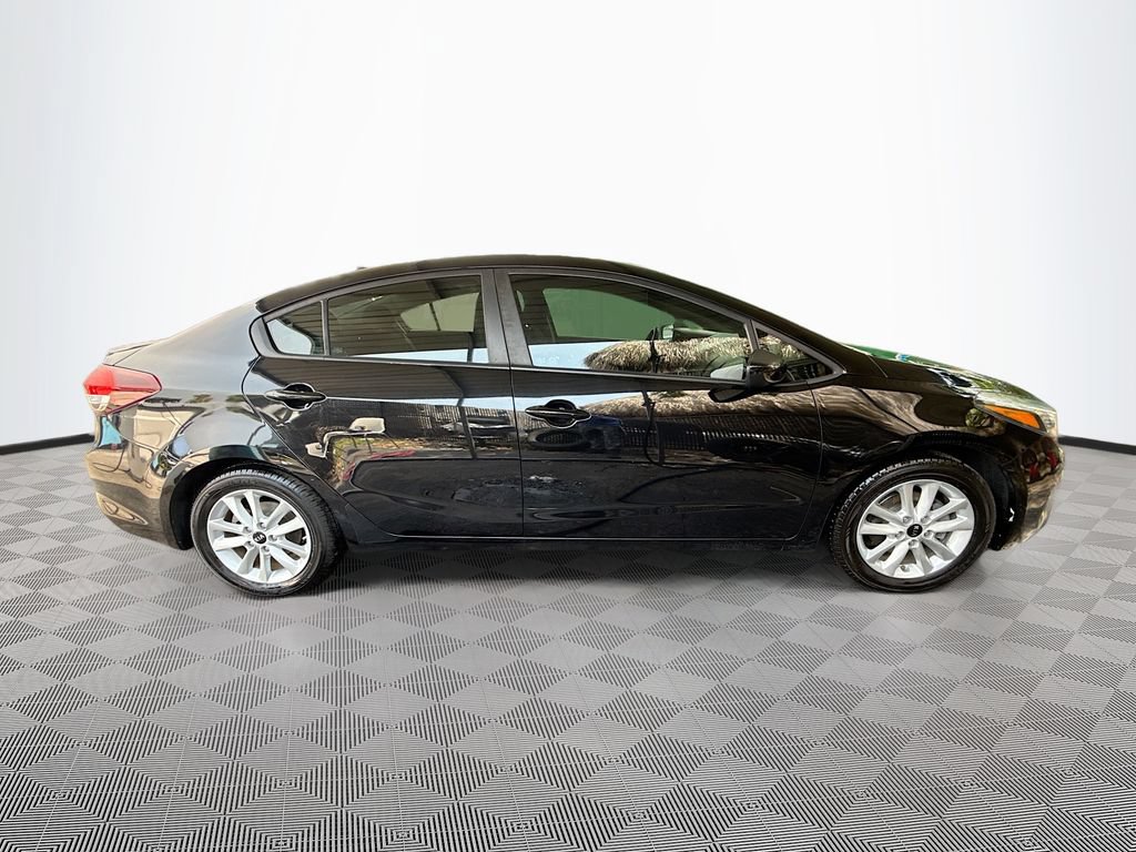 Used 2017 Kia Forte S FWD image 5