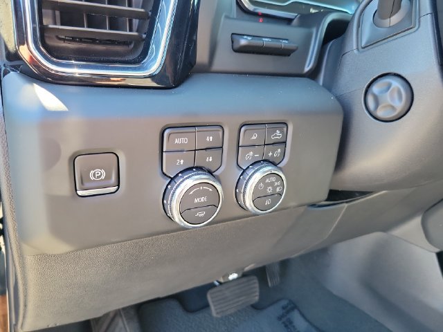 Used 2025 GMC Sierra 1500 Denali w/ Denali Reserve Package AWD/4WD image 10