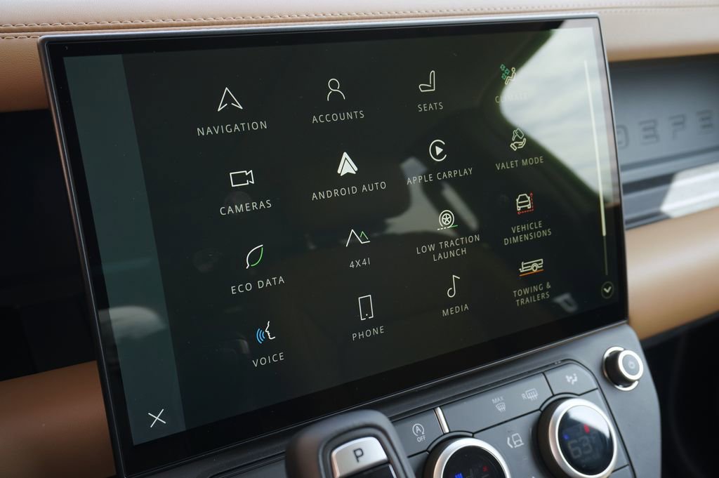 New 2026 Land Rover Defender 130 X-Dynamic SE image 22