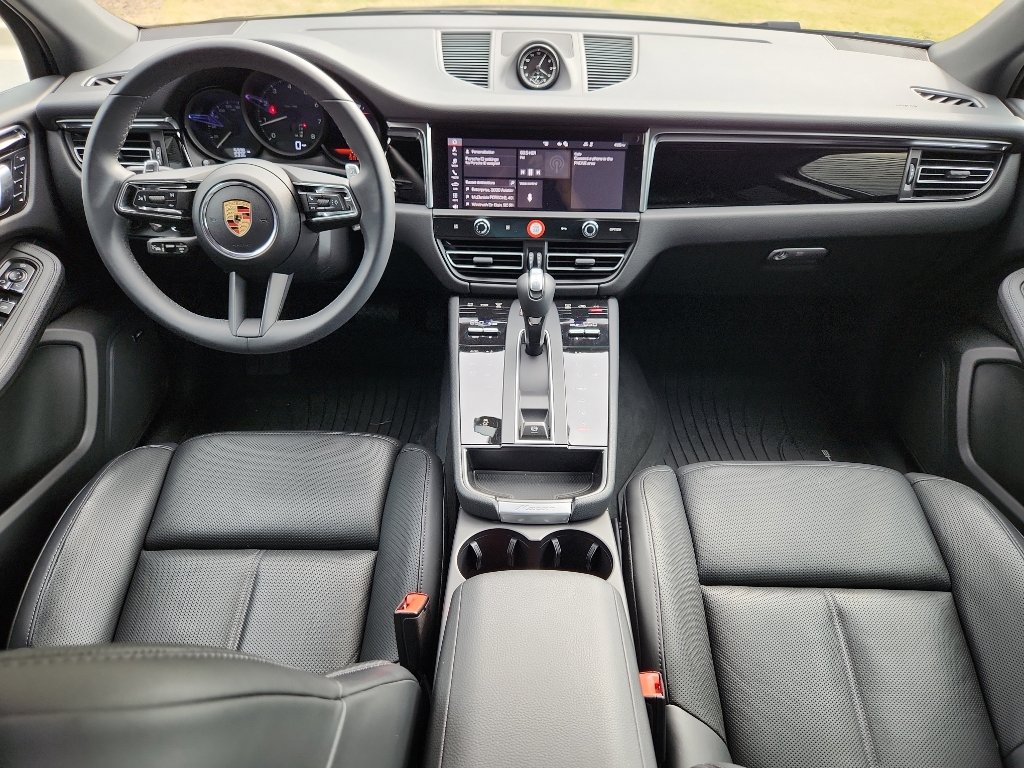 New 2025 Porsche Macan image 14