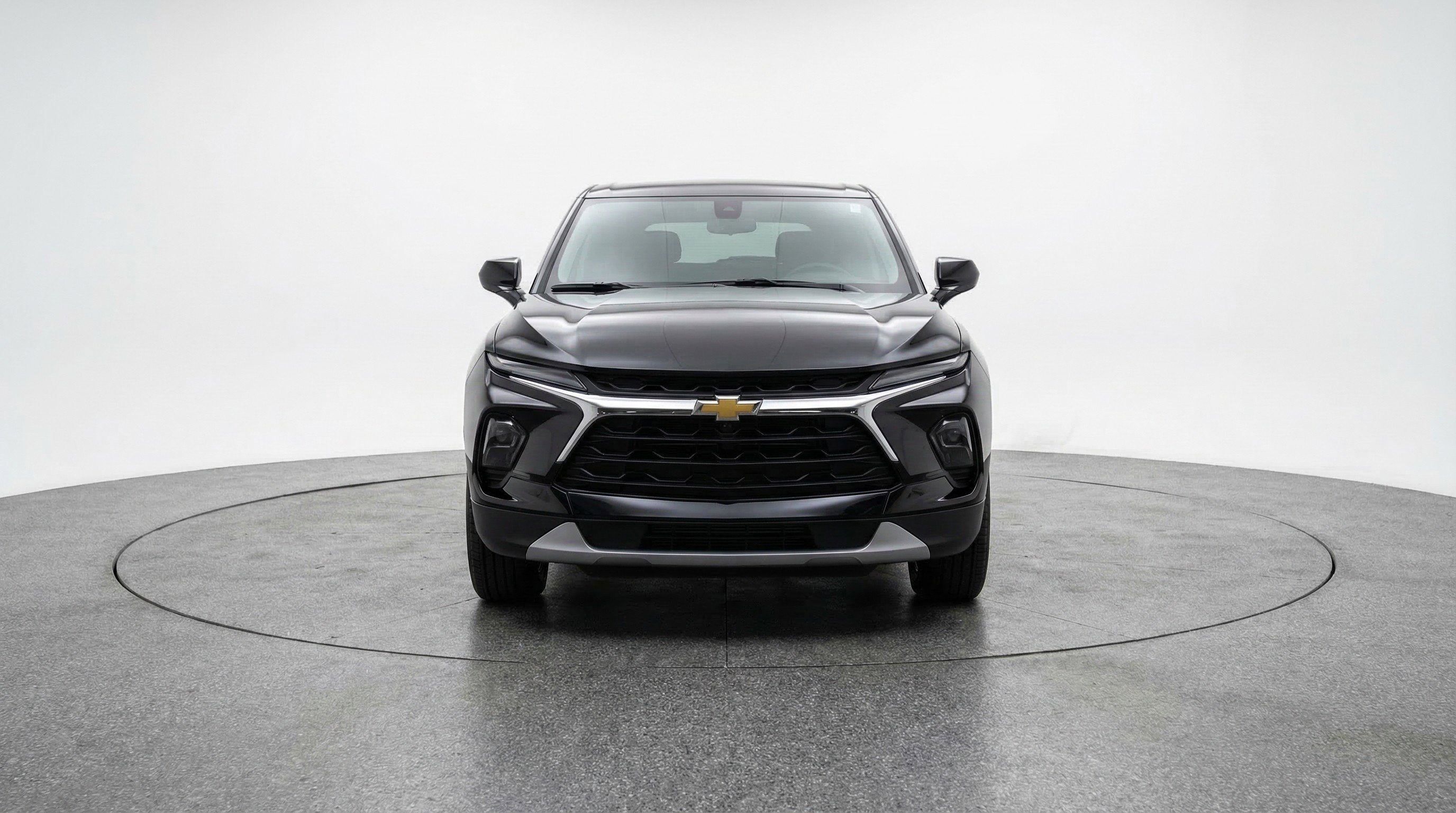 Used 2025 Chevrolet Blazer LT image 2