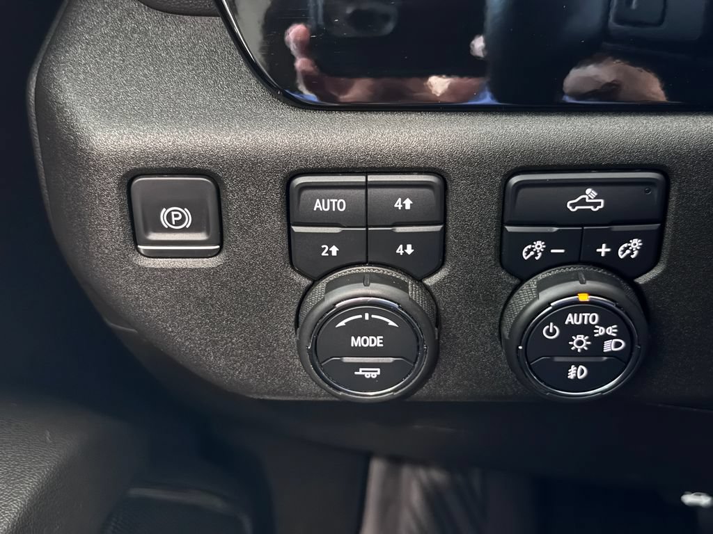 Certified 2022 Chevrolet Silverado 1500 RST AWD/4WD image 27