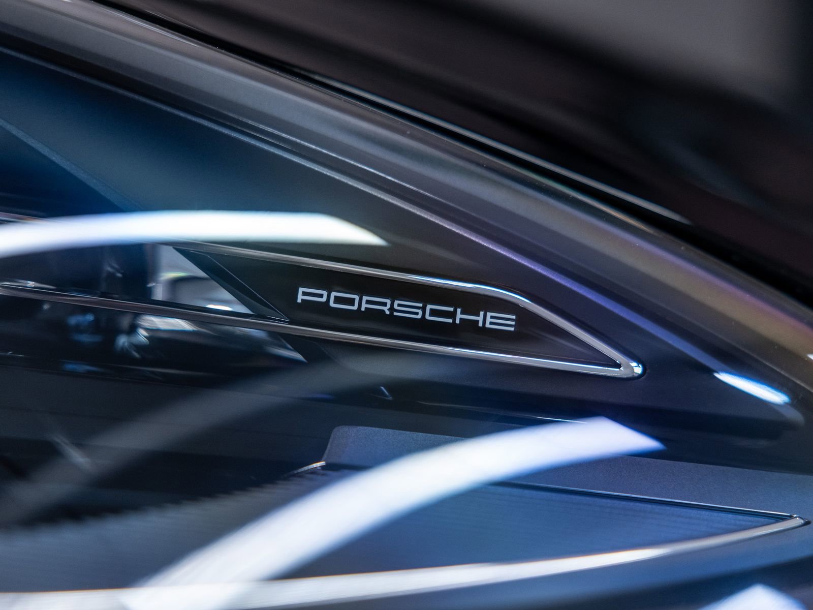 Certified 2023 Porsche Macan AWD/4WD image 15