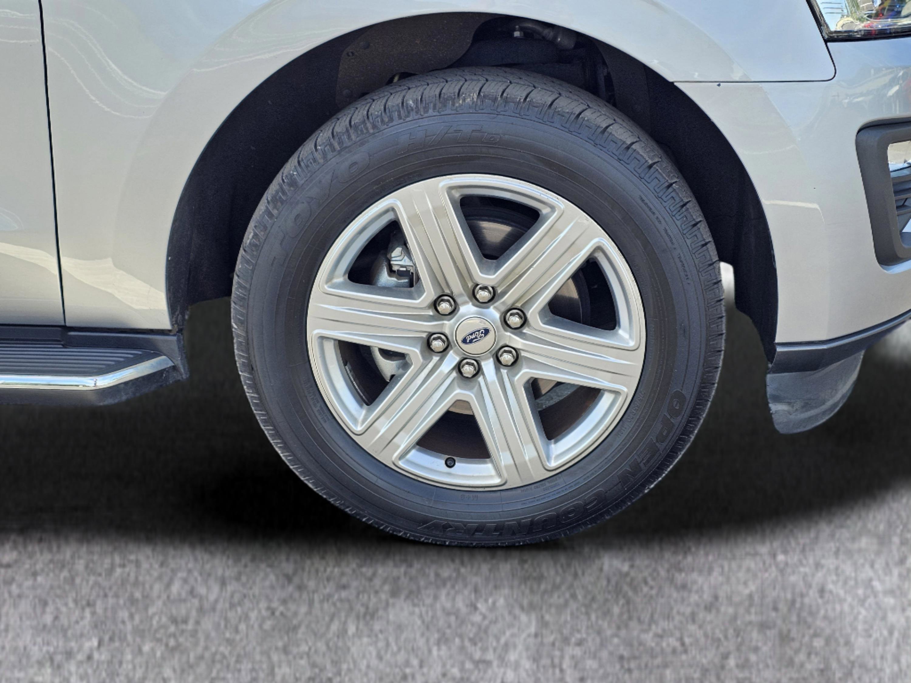 Used 2020 Ford Expedition XLT w/ Equipment Group 202A image 6