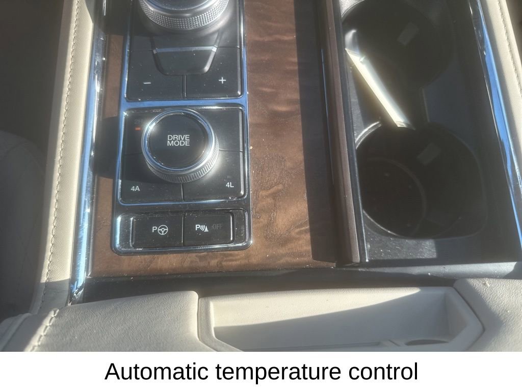 Used 2021 Ford Expedition Platinum image 24