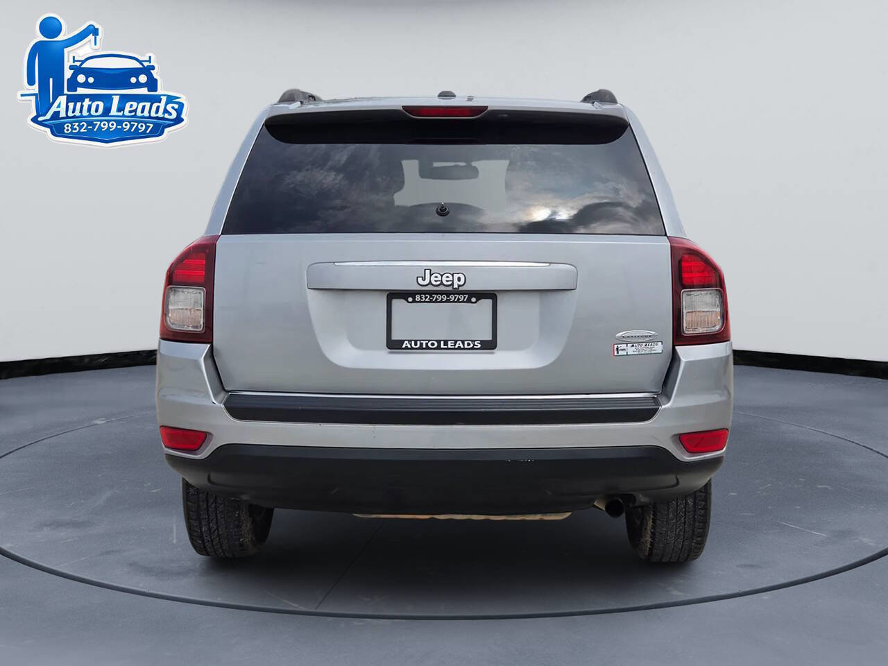 Used 2017 Jeep Compass Latitude FWD image 7