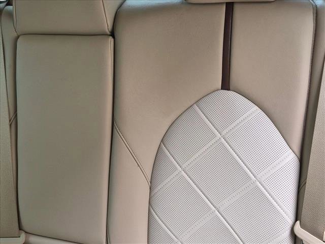 Used 2019 Toyota Camry XLE image 11