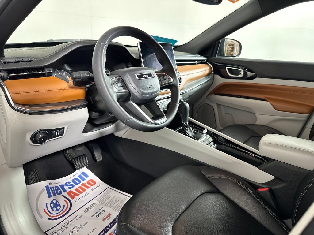 Used 2023 Jeep Compass Limited AWD/4WD image 17