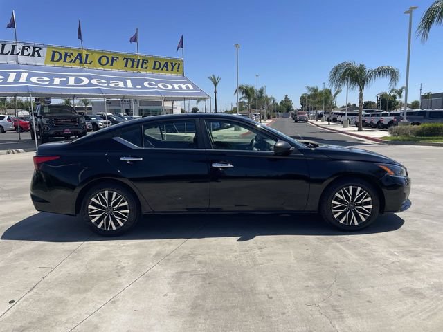 Used 2024 Nissan Altima 2.5 SV FWD image 9