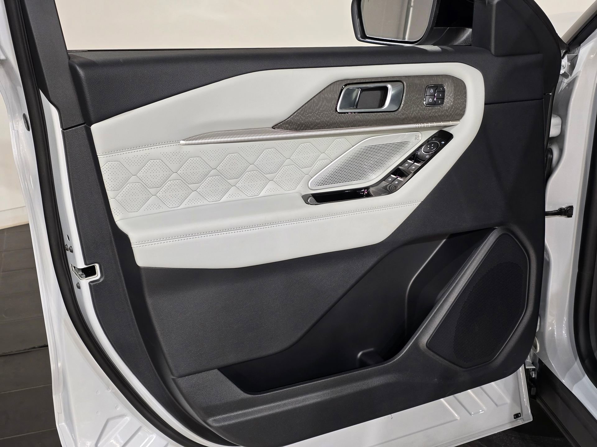 New 2026 Ford Explorer Platinum w/ LUX Leather Package image 18