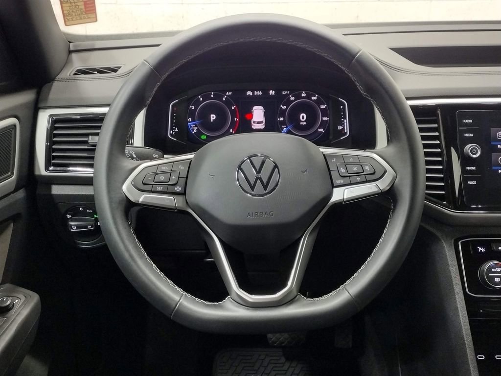 Certified 2022 Volkswagen Atlas Cross Sport SE image 39