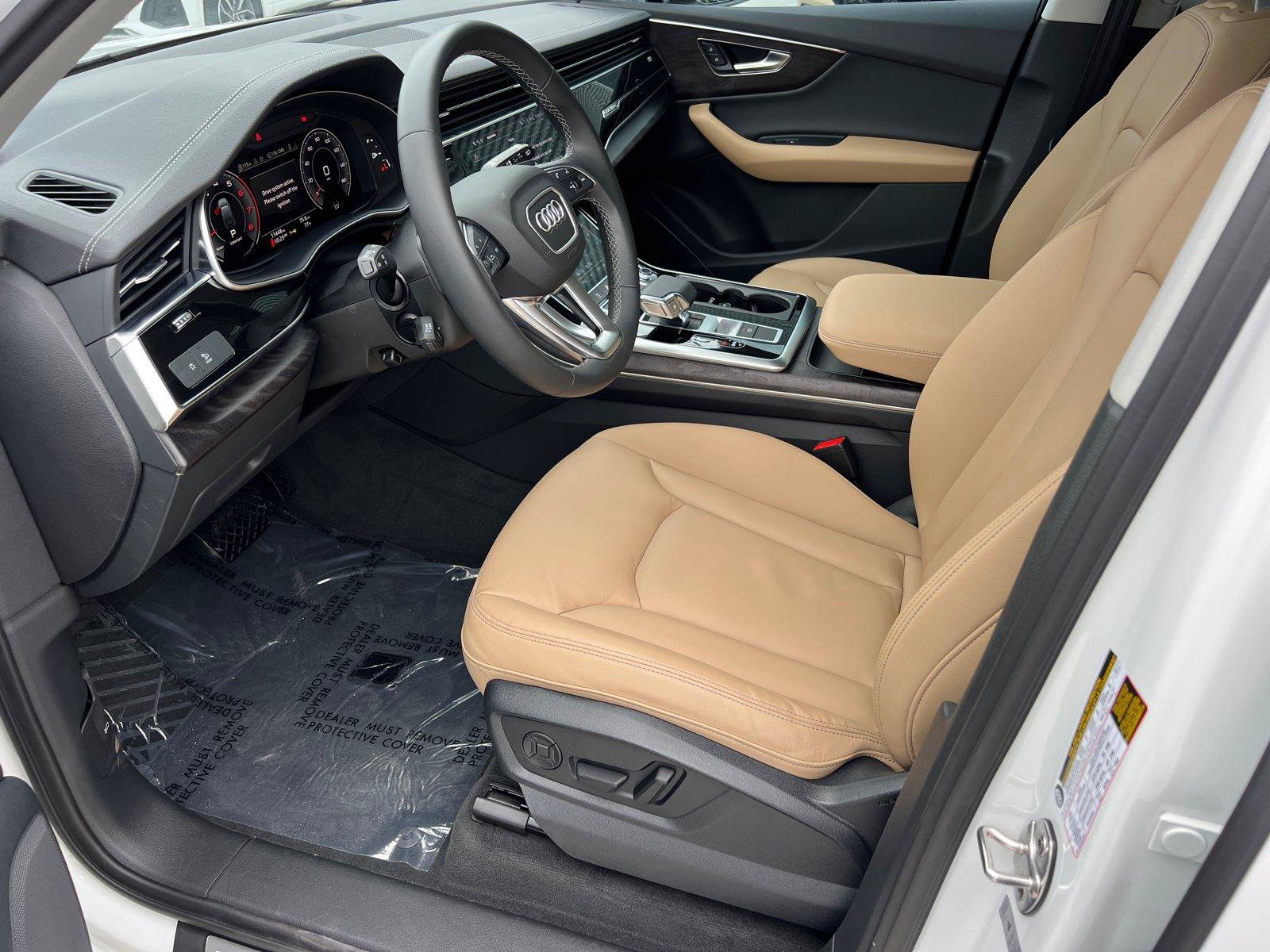 Certified 2025 Audi Q7 3.0T Premium w/ Convenience Package AWD/4WD image 9