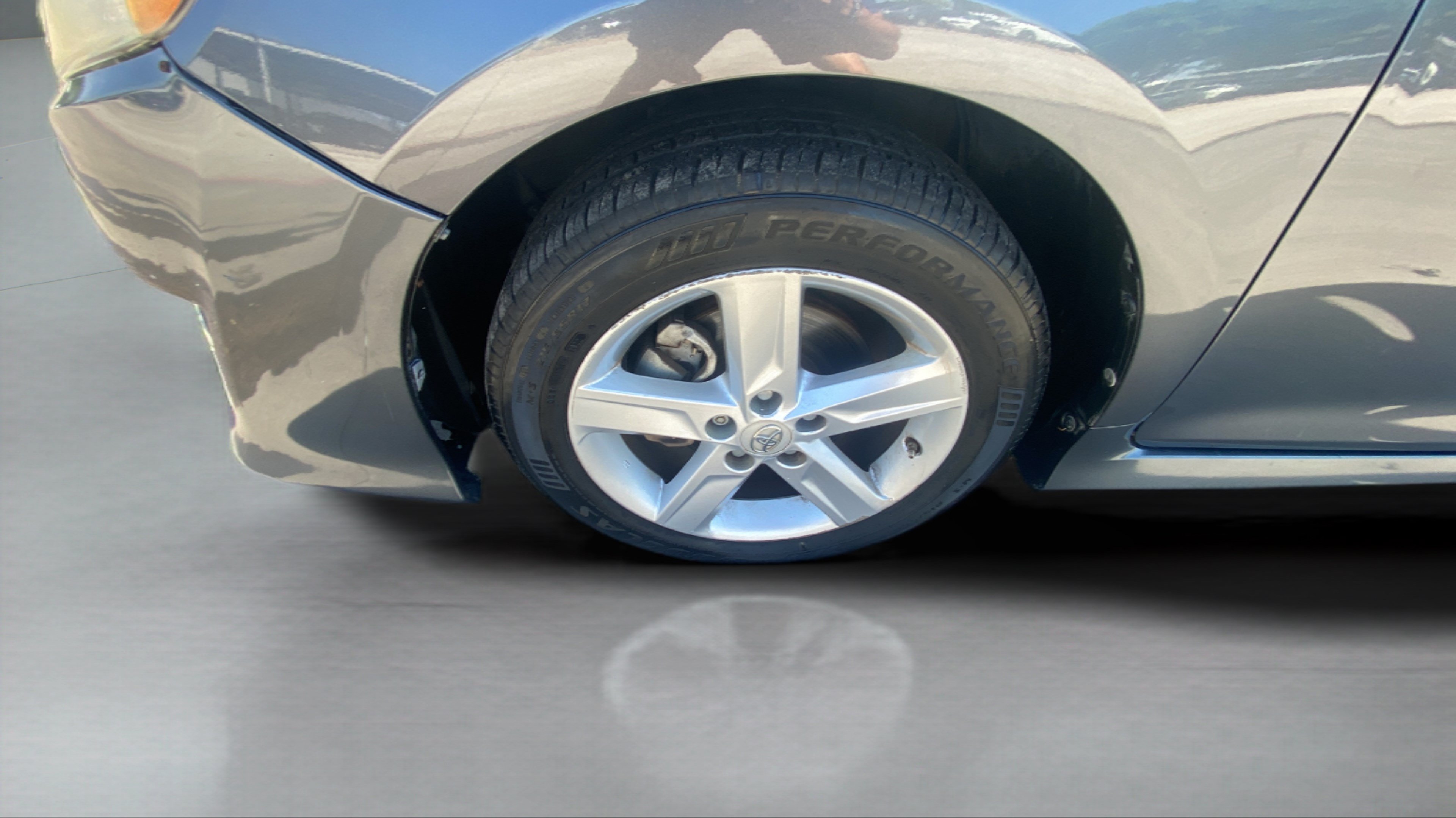 Used 2013 Toyota Camry SE FWD image 25