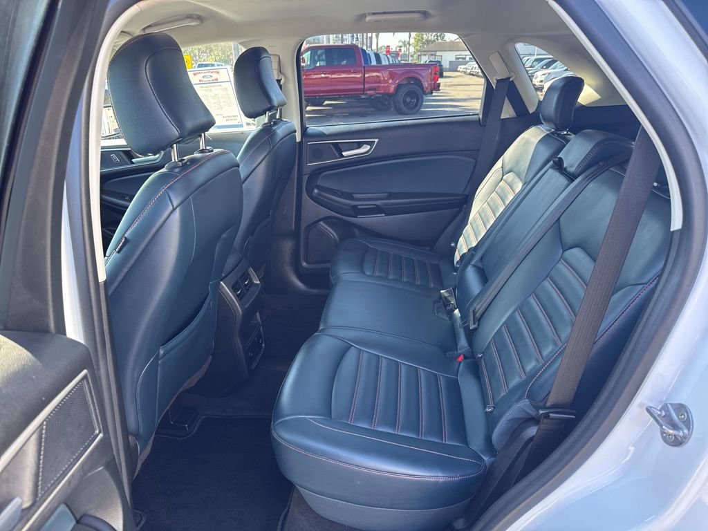 Used 2024 Ford Edge SEL w/ Sport Appearance Package image 9