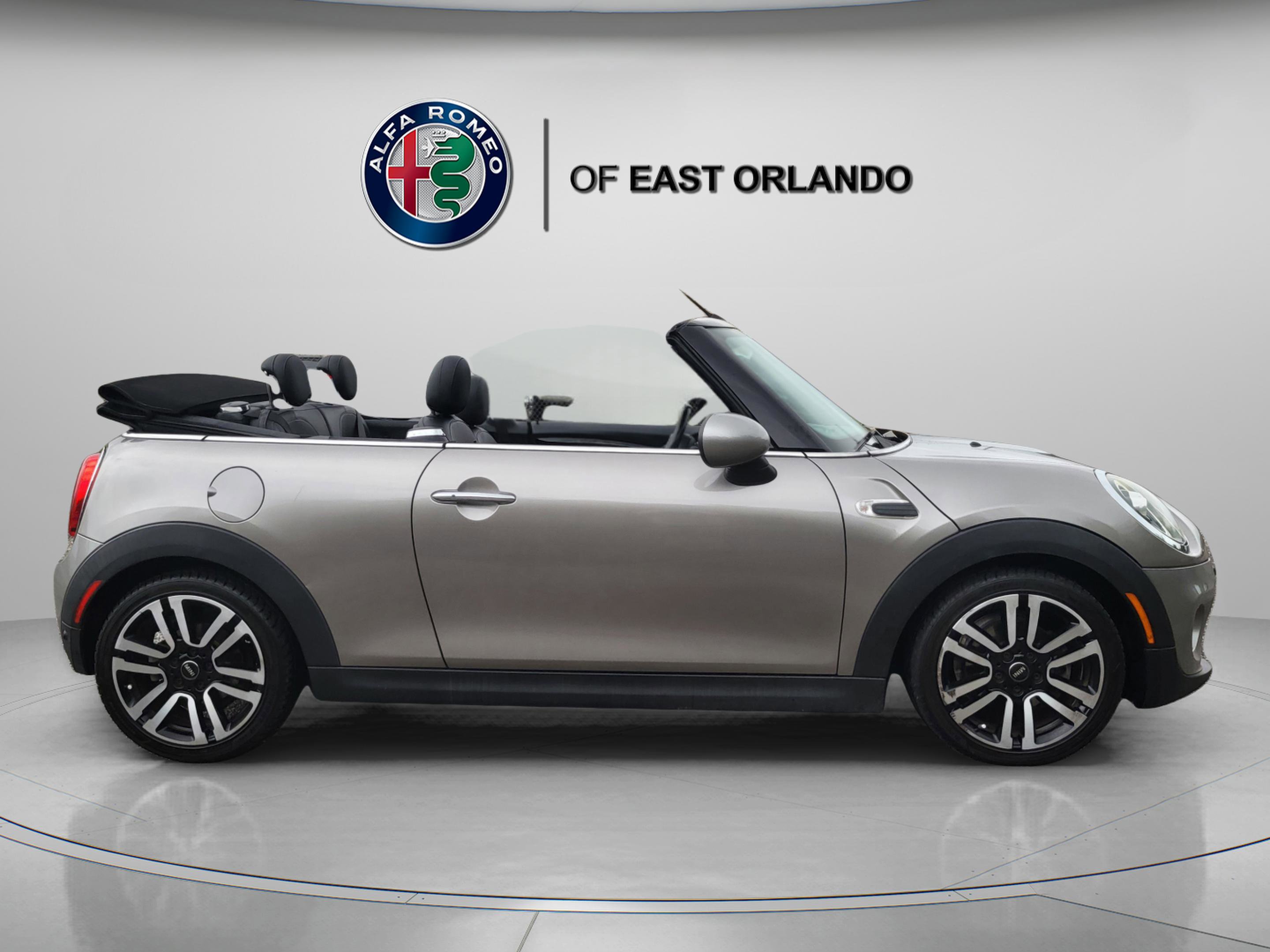 Used 2019 MINI Cooper Convertible w/ Premium Package image 12