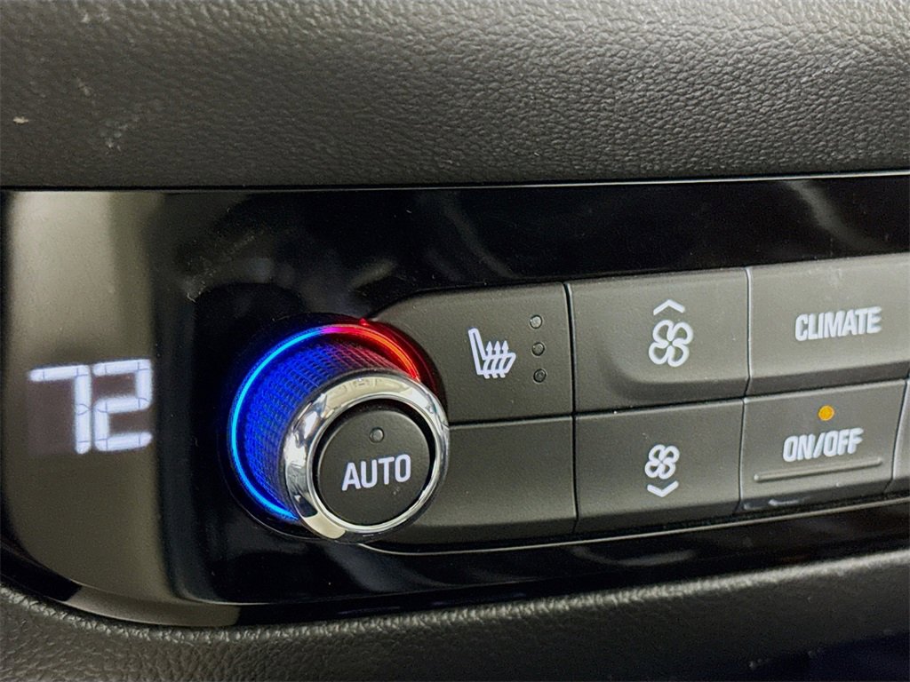 Certified 2024 Buick Enclave Essence image 17