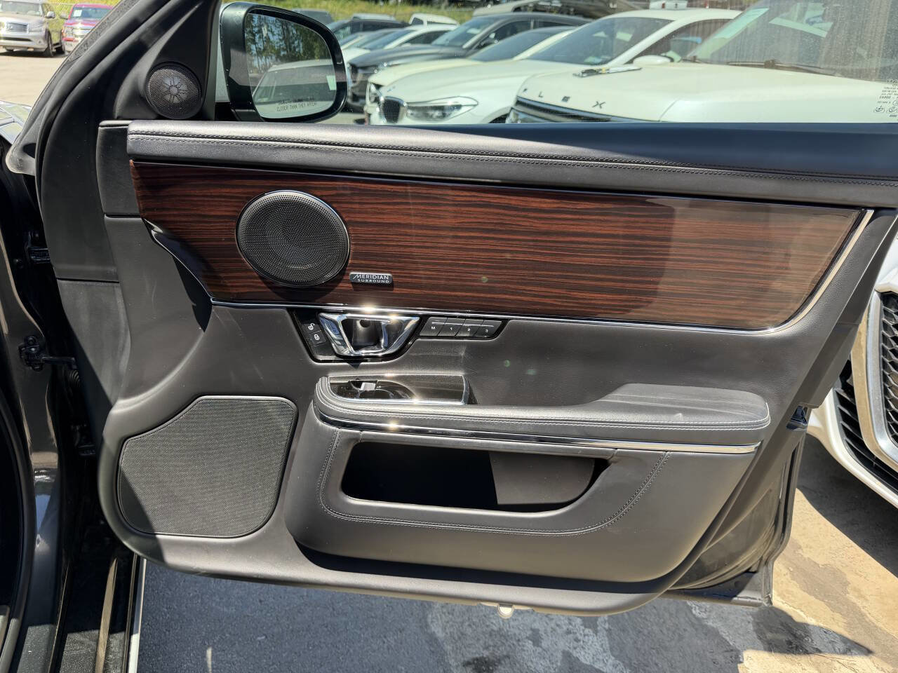 Used 2015 Jaguar XJ L Portfolio AWD/4WD image 18