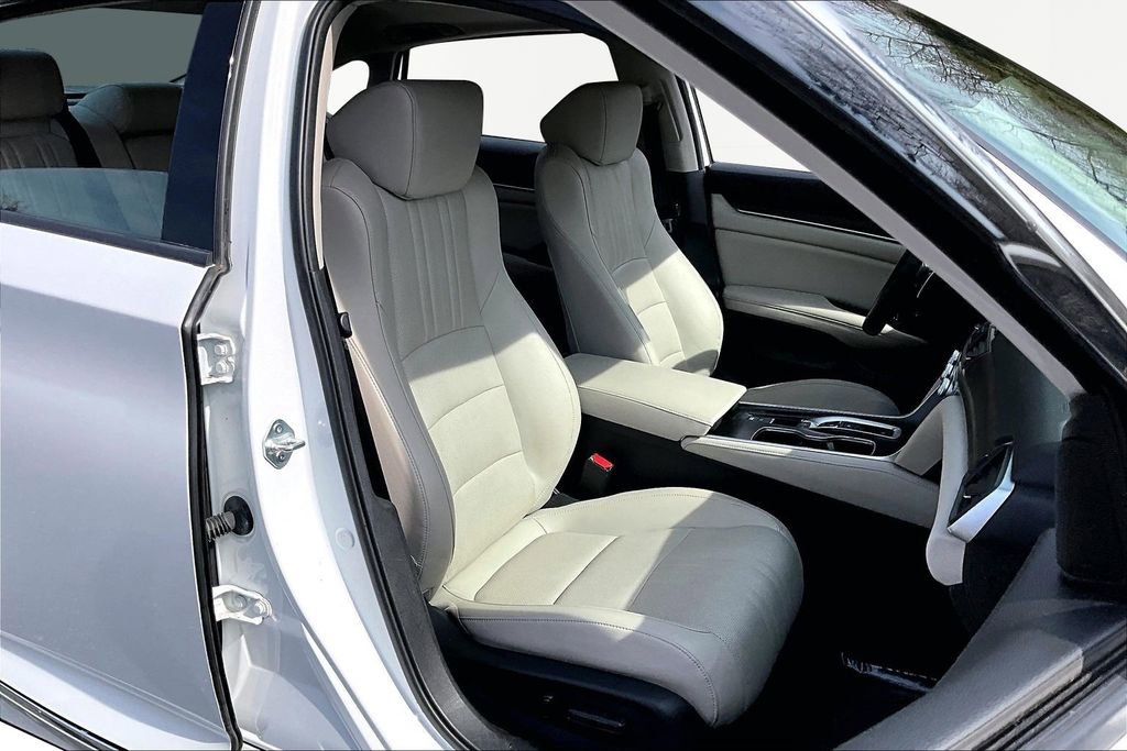Used 2022 Honda Accord Touring image 22