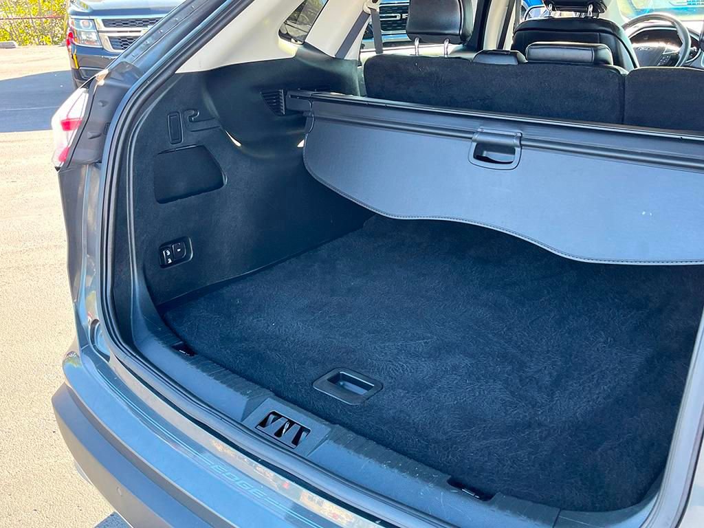 Used 2019 Ford Edge Titanium w/ Cold Weather Package image 7