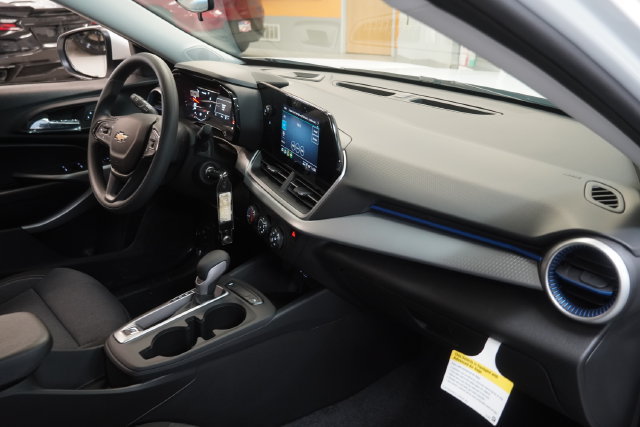 New 2026 Chevrolet Trax LS w/ LS Convenience Package FWD image 27