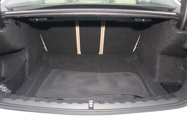 Used 2025 BMW 330i xDrive Sedan w/ M Sport Package image 8