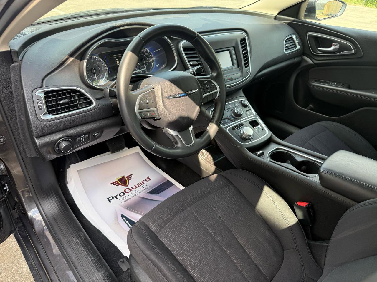 Used 2015 Chrysler 200 Limited w/ Convenience Group image 18
