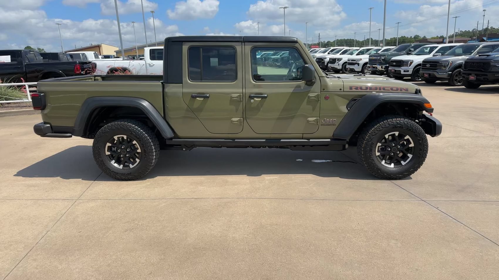 Used 2026 Jeep Gladiator Rubicon AWD/4WD image 2