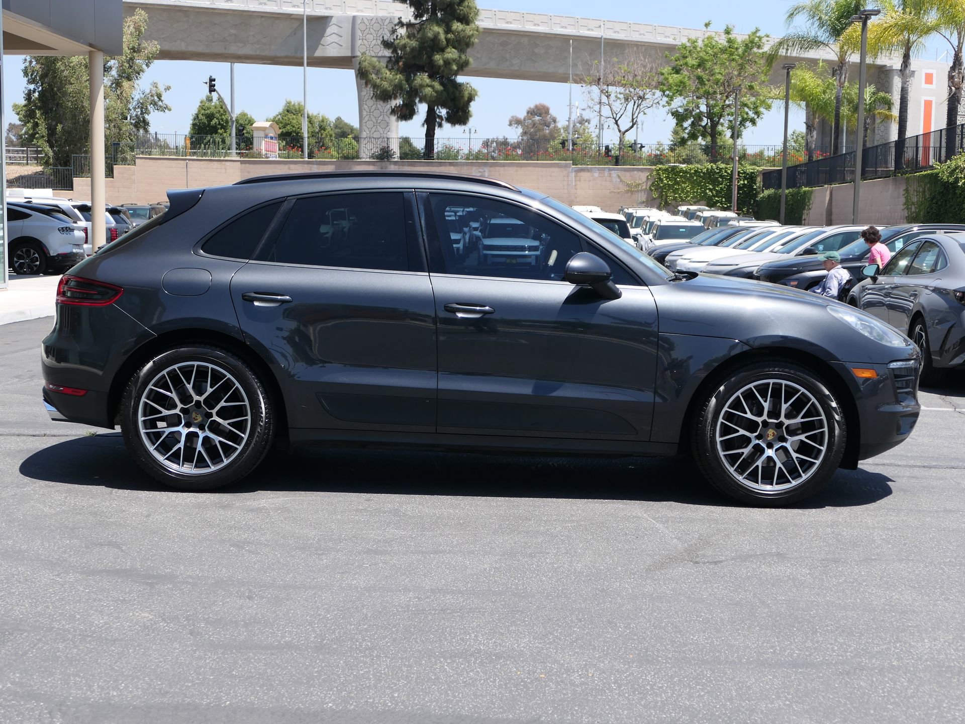 Used 2018 Porsche Macan Sport Edition w/ Premium Package Plus AWD/4WD image 2