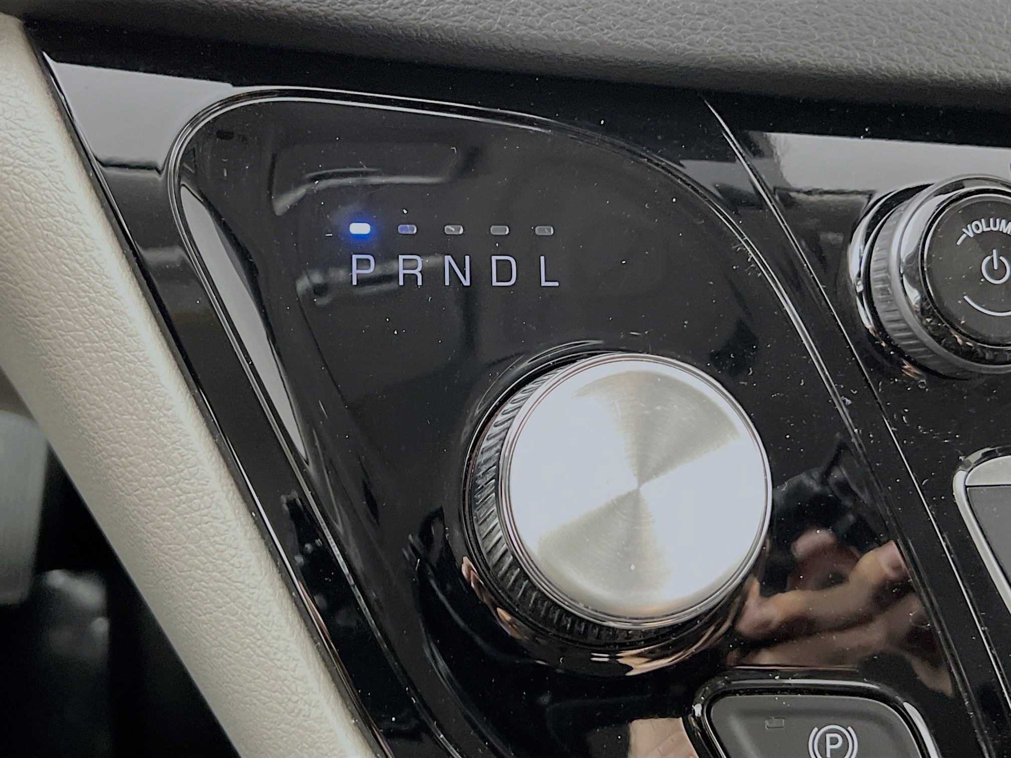 Used 2024 Chrysler Pacifica Touring-L image 24