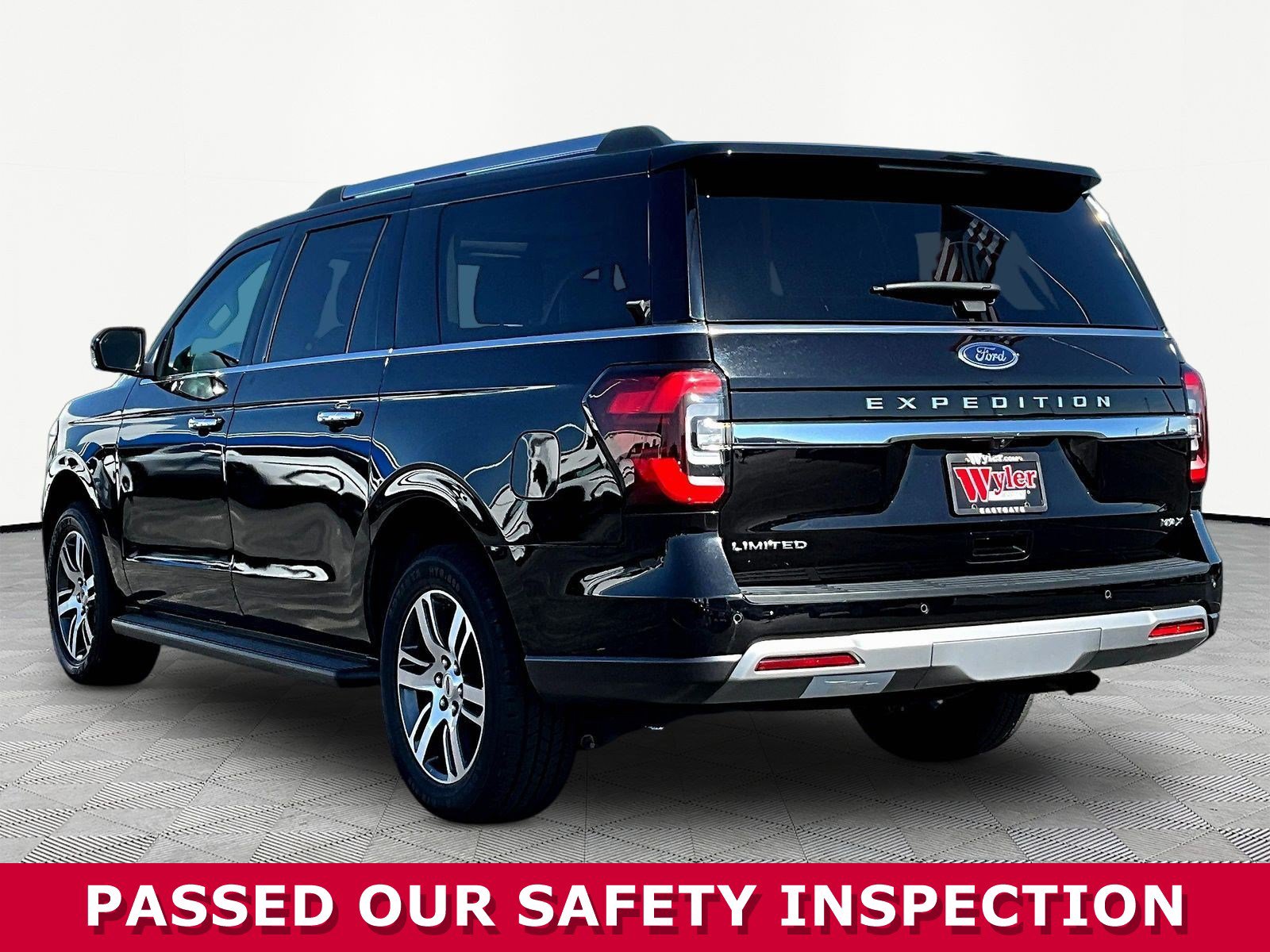 Used 2024 Ford Expedition Max Limited AWD/4WD image 4