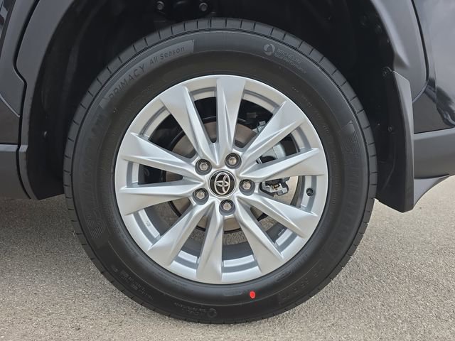 New 2026 Toyota Corolla Cross LE image 32