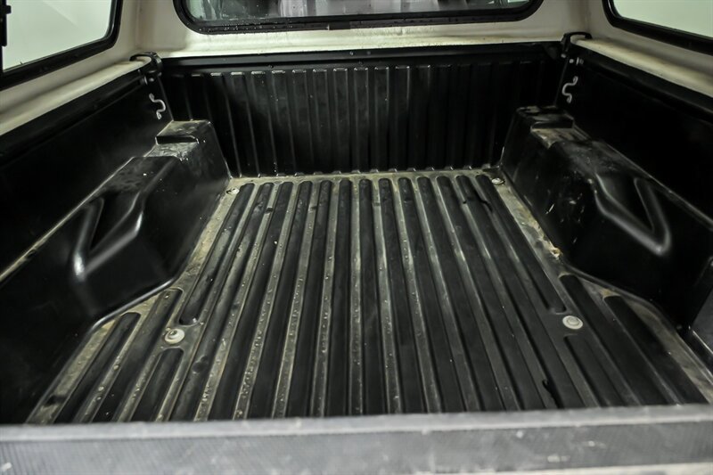 Used 2022 Toyota Tacoma SR AWD/4WD image 12
